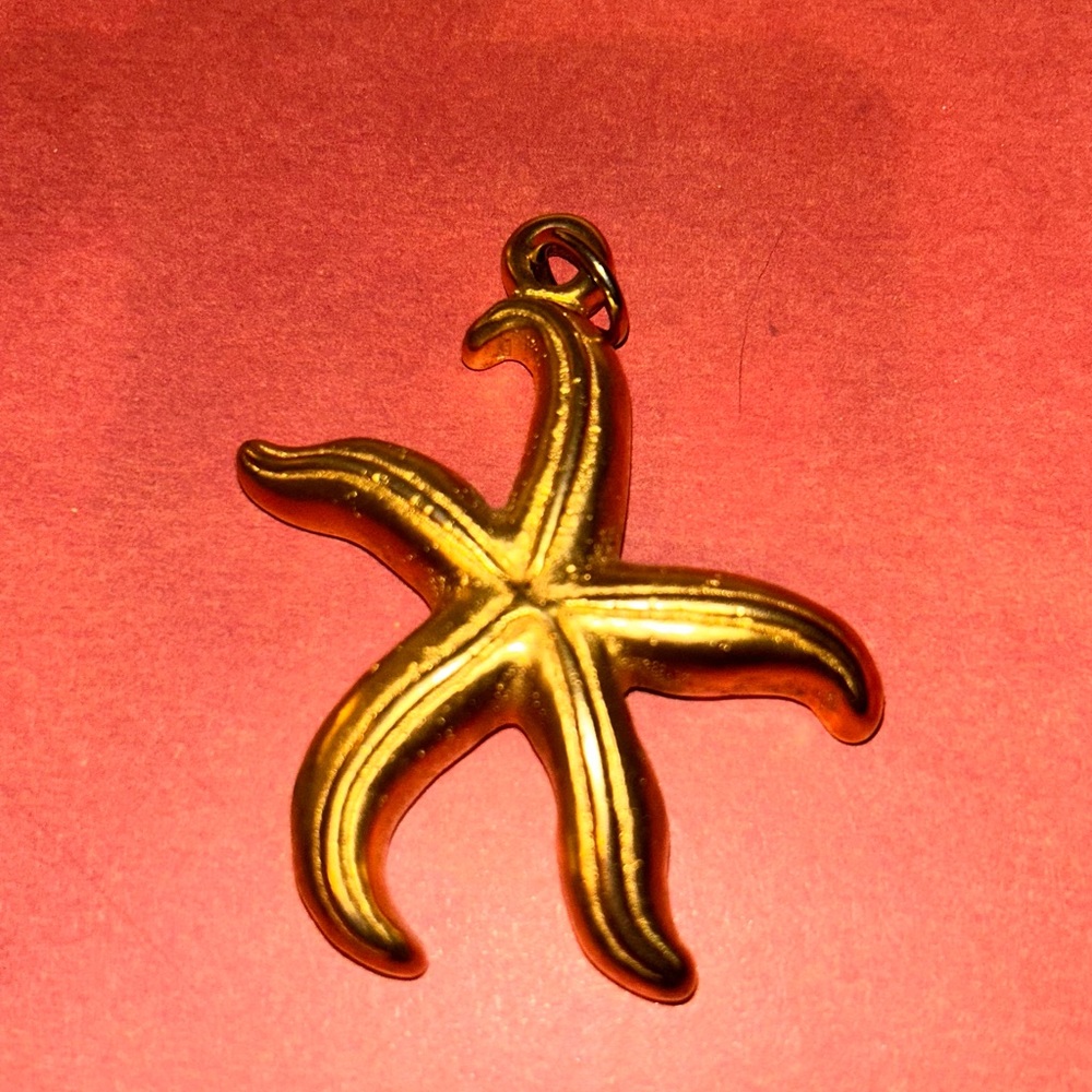 Gold tone Starfish Pendant